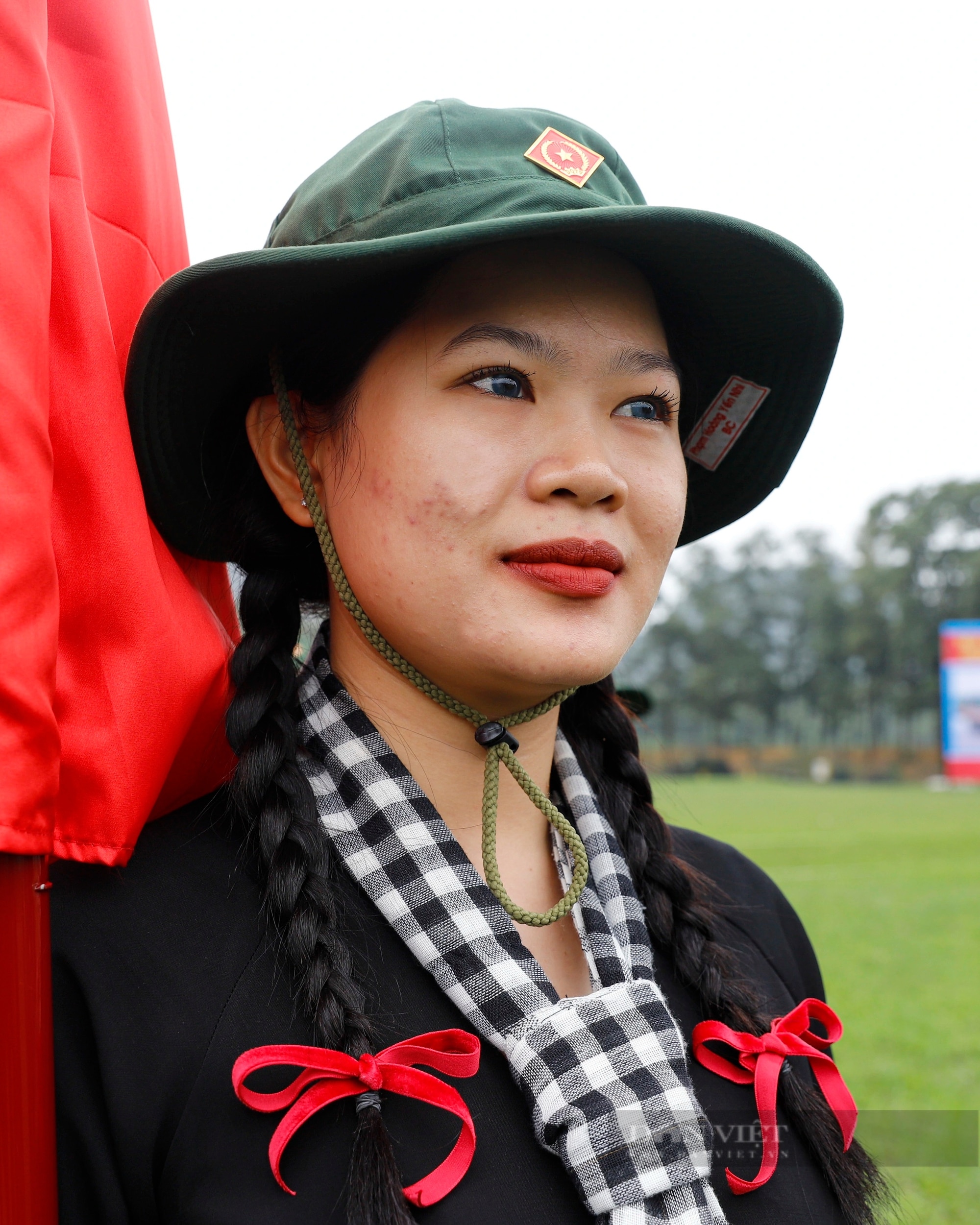 Nữ du kích miền Nam bảo lưu đại học, cầm súng AK tham gia huấn luyện diễu binh kỷ niệm Chiến thắng Điện Biên Phủ- Ảnh 11.