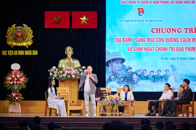 Giao lưu, chiếu phim Mùi cỏ cháy tại Học viện An ninh Nhân dân - Ảnh 3. Giao lưu, chiếu phim Mùi cỏ cháy tại Học viện An ninh Nhân dân - Ảnh 3.