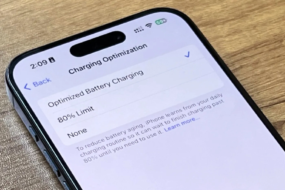 Nên sử dụng sạc pin như thế nào để tốt cho pin iPhone?- Ảnh 2. Nên sử dụng sạc pin như thế nào để tốt cho pin iPhone?- Ảnh 2.