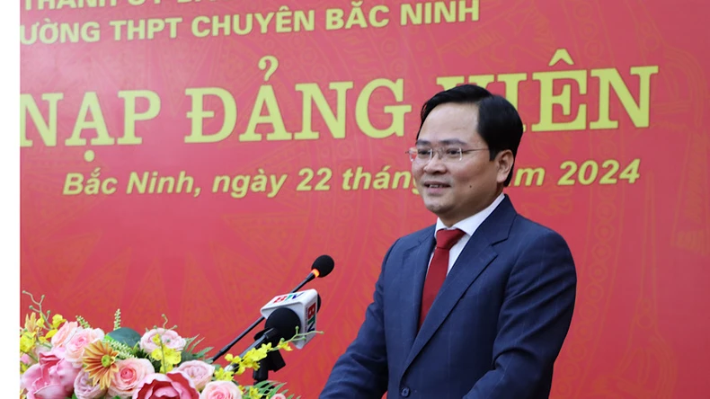Bắc Ninh: 3 học sinh THPT đầu tiên vinh dự được kết nạp Đảng ảnh 2