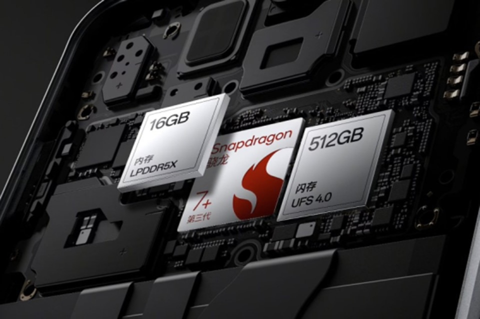 Smartphone đầu tiên dùng chip Snapdragon 7+ Gen 3 ra mắt- Ảnh 2.
