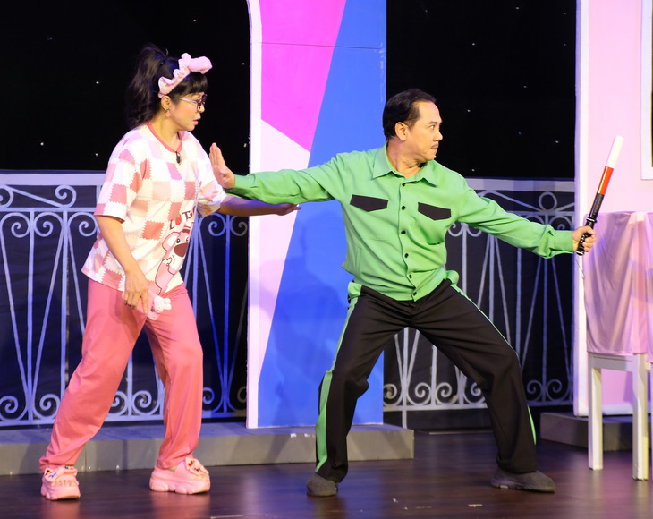 Vở Nội tình của ngoại tình ở sân khấu kịch Thiên Đăng - Ảnh: LINH ĐOAN Vở Nội tình của ngoại tình ở sân khấu kịch Thiên Đăng - Ảnh: LINH ĐOAN