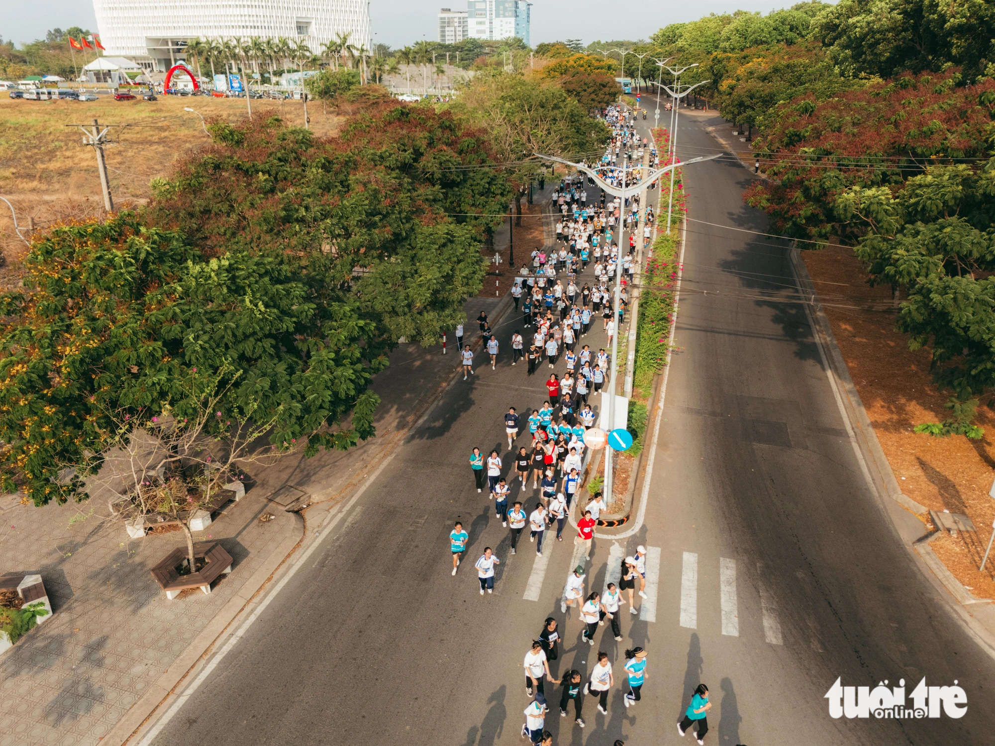 Các Runners trải nghiệm chinh phục lộ trình thi đấu dài 5km trong không gian xanh mát tại Làng Đại học Quốc gia TP.HCM - Ảnh: THANH HIỆP Các bạn trẻ trải nghiệm chinh phục lộ trình thi đấu dài 5km trong không gian xanh mát tại Làng Đại học Quốc gia TP.HCM