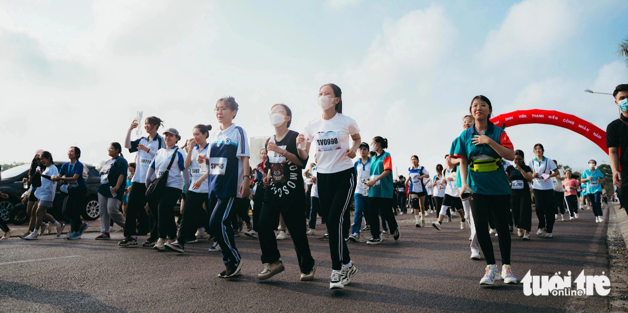 Bảng thi đấu của các Runners nữ hào hứng xuất phát - Ảnh: THANH HIỆP Bảng thi đấu của các runners nữ hào hứng xuất phát - Ảnh: THANH HIỆP