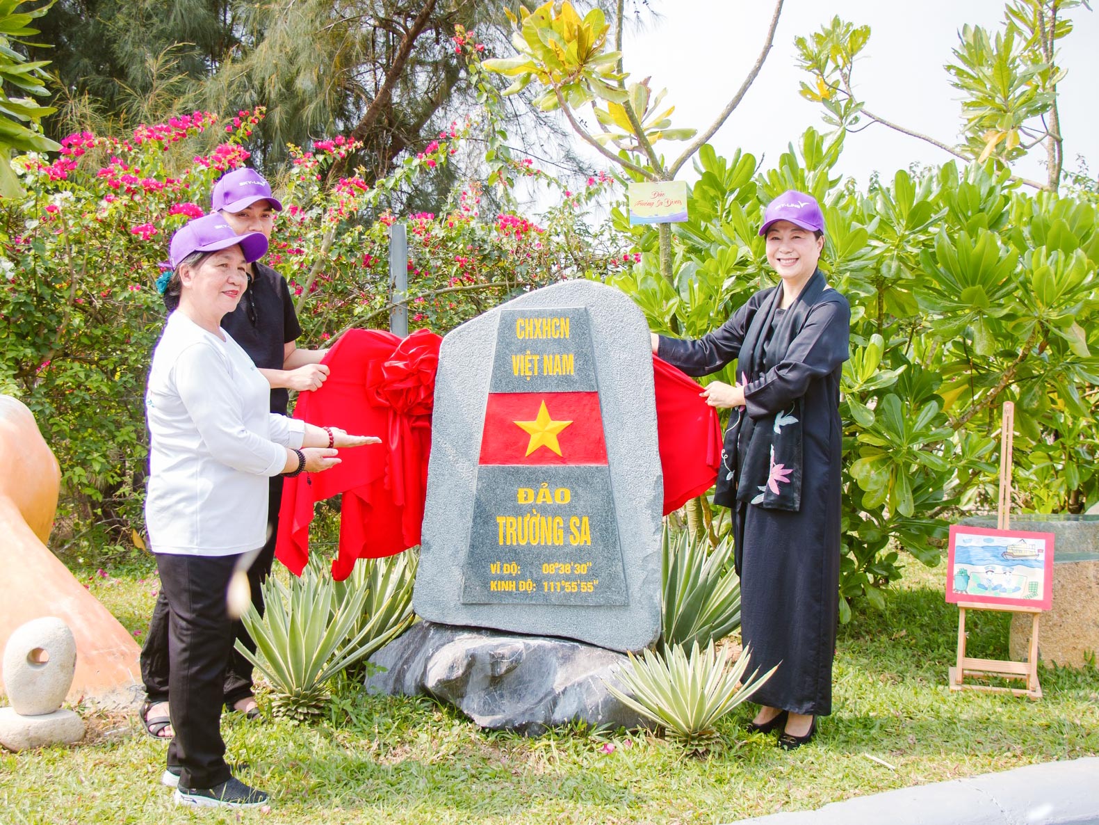 Dựng cột mốc Trường Sa trong trường học, lời nhắn gửi về chủ quyền biển đảo- Ảnh 3. Dựng cột mốc Trường Sa trong trường học, lời nhắn gửi về chủ quyền biển đảo- Ảnh 3.