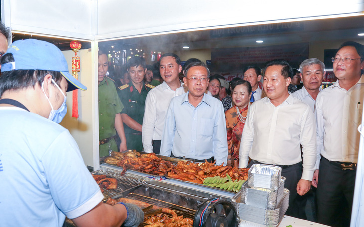 Phố đêm Chợ Lớn ở quận 6: Không chạy theo phong trào chung- Ảnh 4. TP Thủ Đức khai trương thí điểm phố đêm Thảo Điền