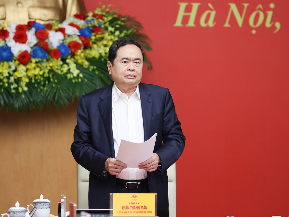 Ủy viên Bộ Chính trị, Phó Chủ tịch Thường trực Quốc hội Trần Thanh Mẫn góp ý cho dự thảo Đề cương Báo cáo - Ảnh: VGP/Nhật Bắc