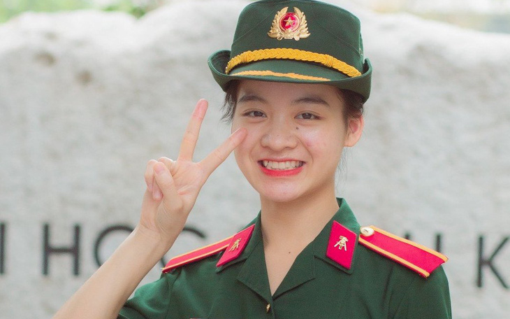 Đại tướng Lương Cường: Thực hiện tốt quy hoạch, bổ sung nguồn cán bộ trẻ trong quân đội- Ảnh 3. Những cô nàng yêu màu áo xanh, đam mê nghiên cứu khoa học