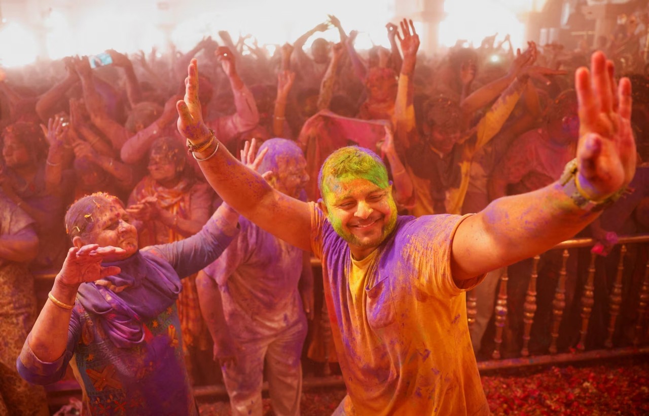 Không khí rực rỡ và sôi động tại lễ hội Holi