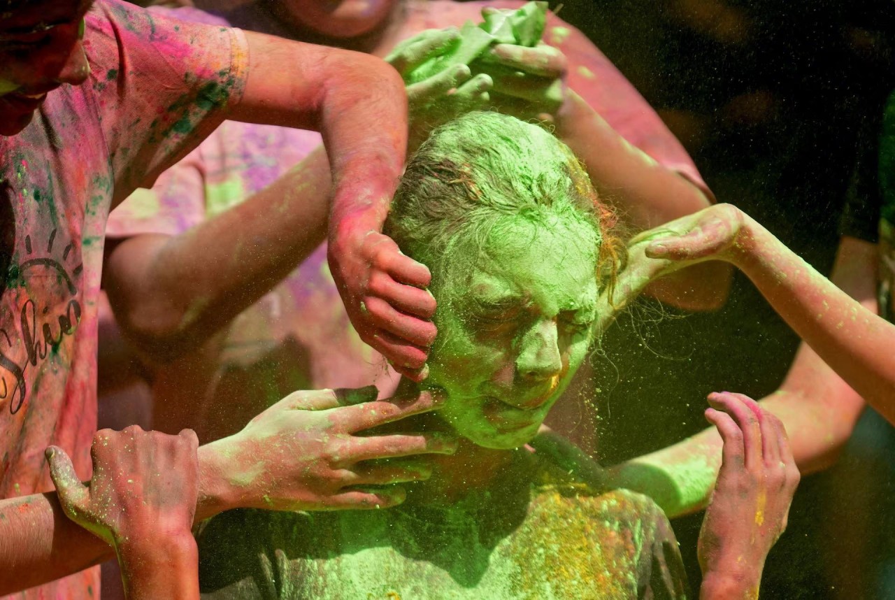 Không khí rực rỡ và sôi động tại lễ hội Holi