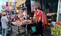 'Lương tăng 1 đồng, giá tăng 2 đồng, người lao động vốn khó lại càng thêm khó'