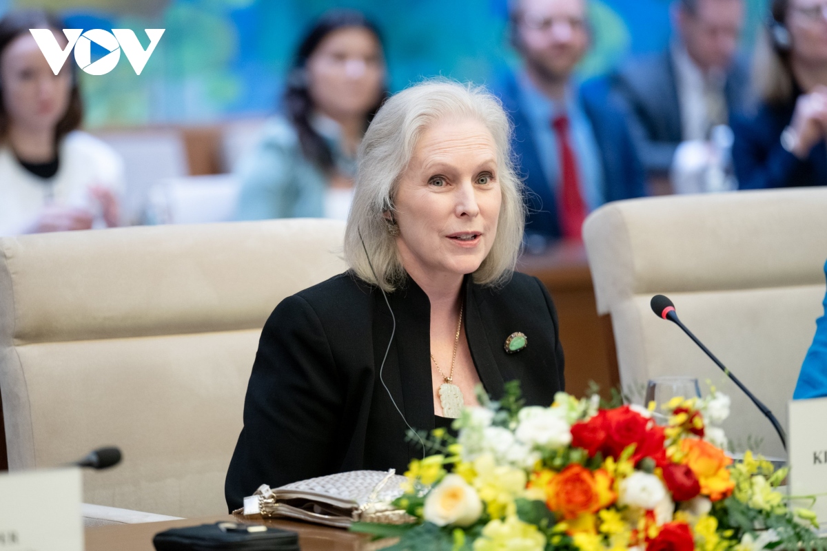 chủ tịch quốc hội vương Đình huệ tiếp thượng nghị sỹ hoa kỳ kirsten gillibrand hình ảnh 4 chu tich quoc hoi vuong Dinh hue tiep thuong nghi sy hoa ky kirsten gillibrand hinh anh 4