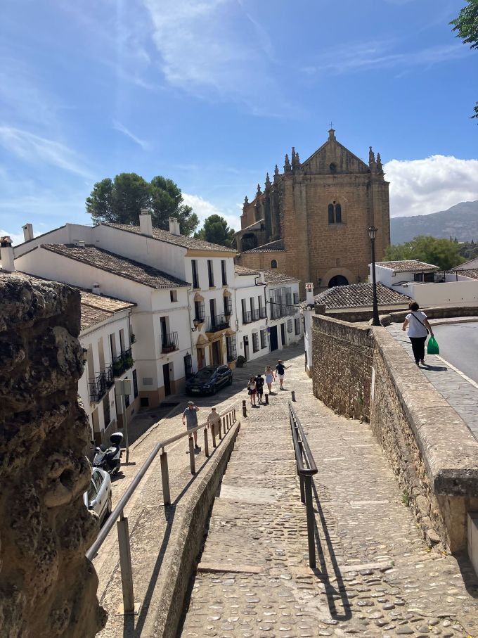 Một góc phố tại thị trấn Ronda. Ảnh: CNN