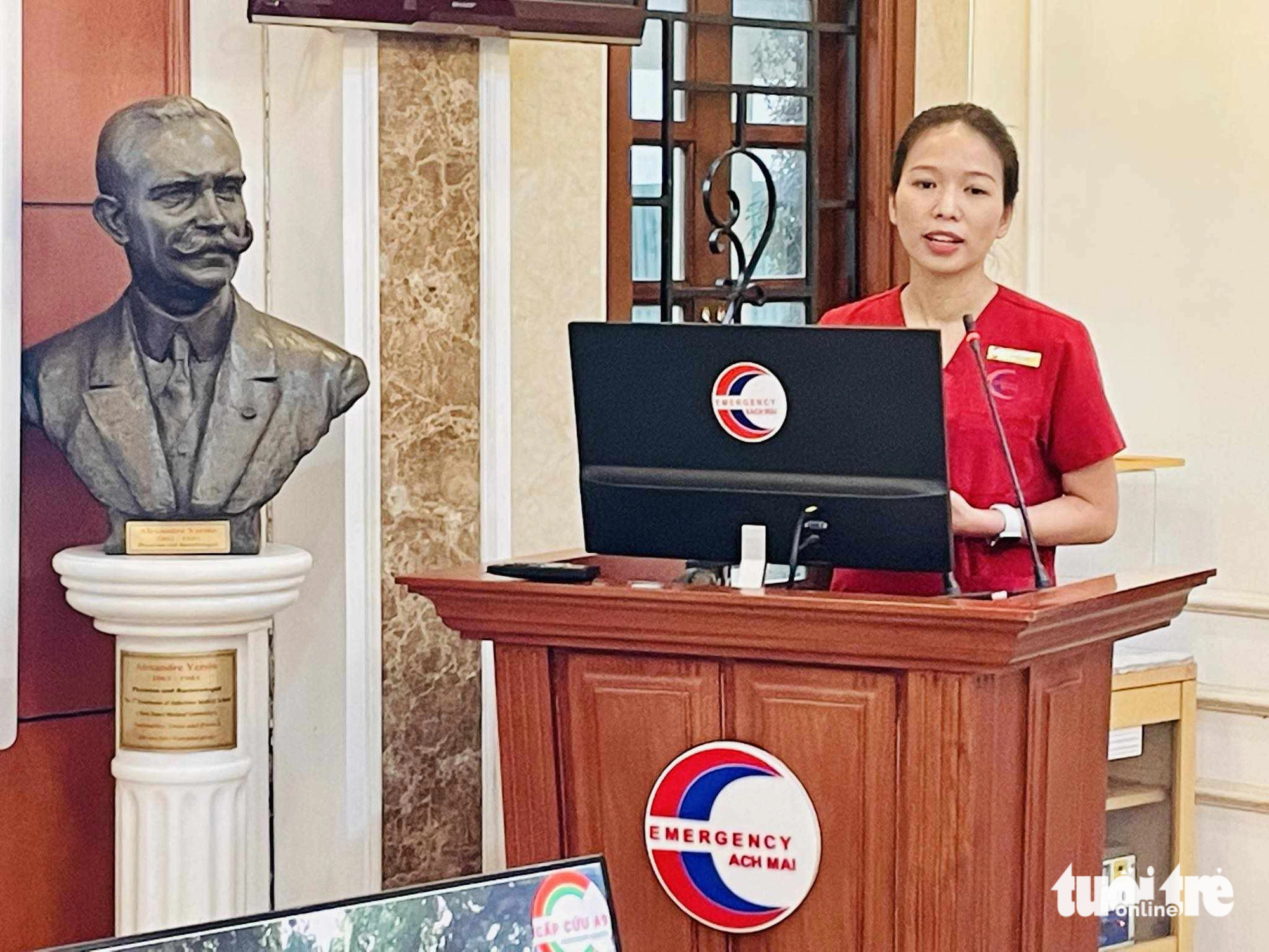 Được khen thưởng, nữ điều dưỡng cứu du khách nói: ‘Tôi chỉ nghĩ đến ép tim và ép tim’- Ảnh 2. Điều dưỡng Hạ bảo rằng khi cứu người, mình chỉ nghĩ đến việc ép tim, chứ không nghĩ gì nhiều - Ảnh: BT