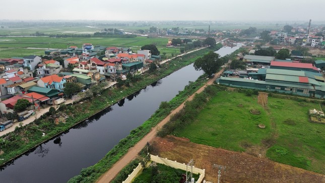 Cận cảnh sông Nhuệ ô nhiễm vừa được Bộ Nông nghiệp nêu giải pháp hồi sinh ảnh 2