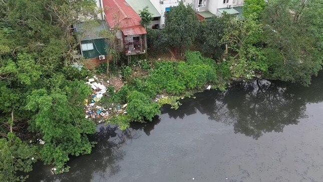 Cận cảnh sông Nhuệ ô nhiễm vừa được Bộ Nông nghiệp nêu giải pháp hồi sinh ảnh 7