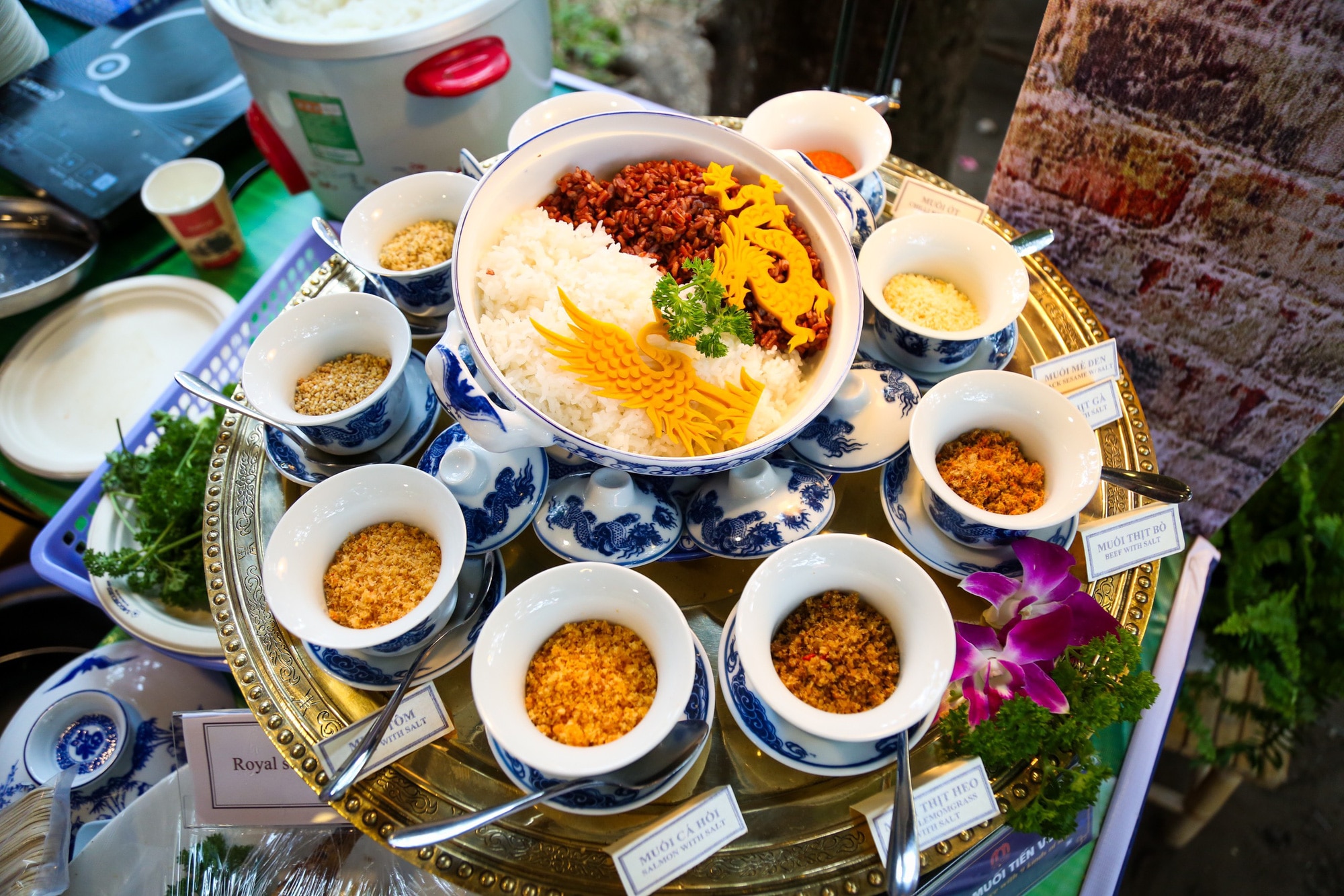 Khách Tây hào hứng với lễ hội văn hóa, ẩm thực Việt- Ảnh 7.