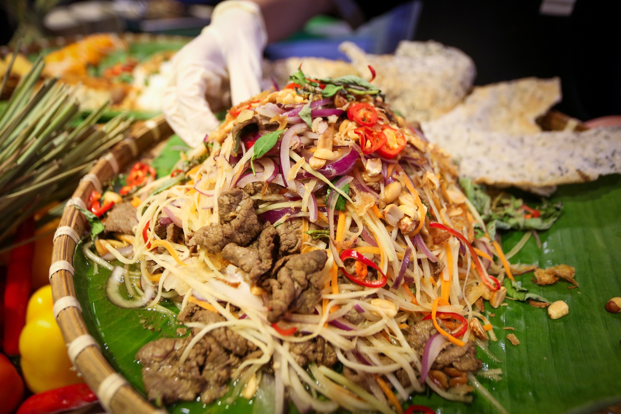 Khách Tây hào hứng với lễ hội văn hóa, ẩm thực Việt- Ảnh 8.