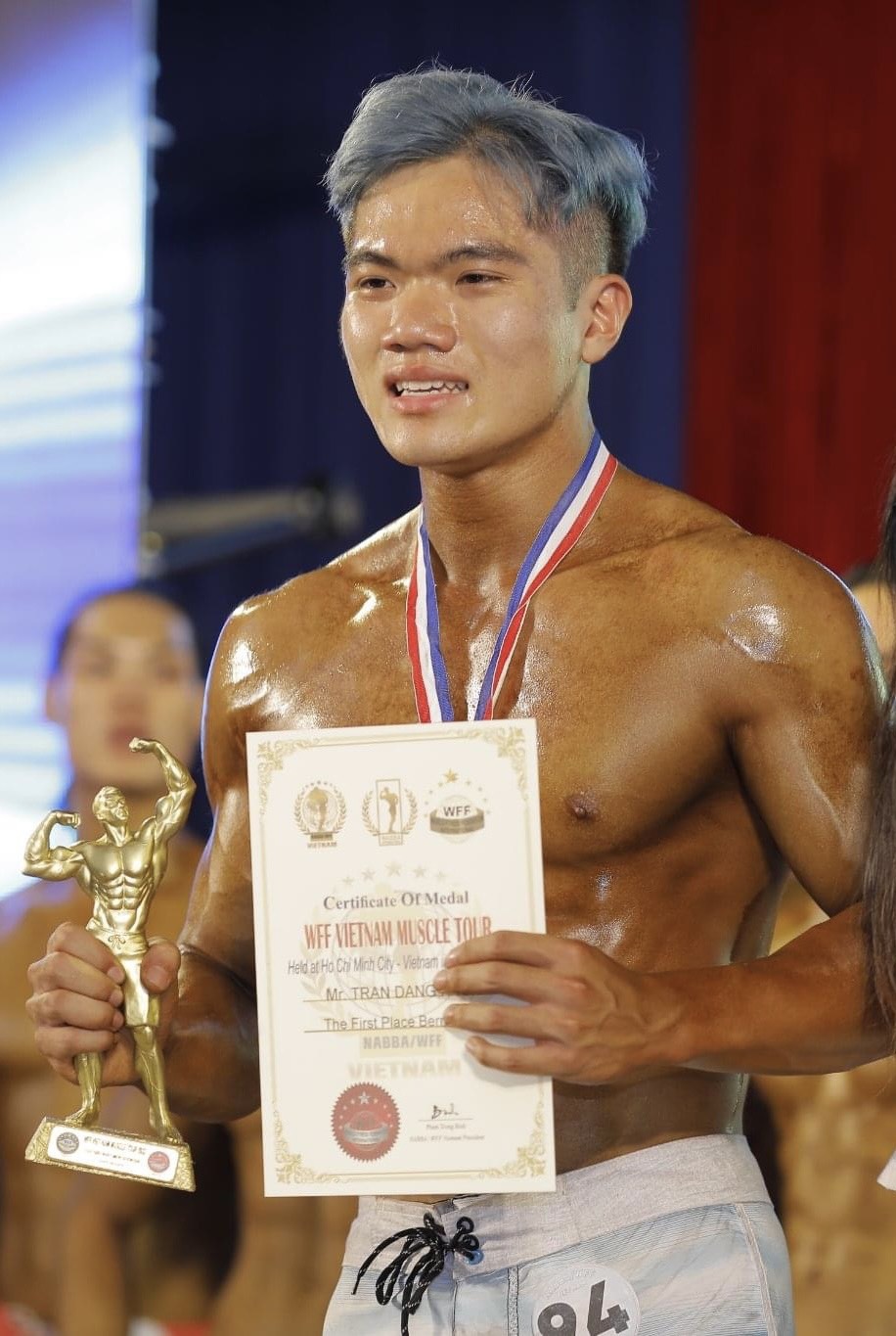 Cựu học sinh trường chuyên lập kỷ lục châu Á về nâng tạ- Ảnh 2. Cựu học sinh trường chuyên lập kỷ lục châu Á về nâng tạ- Ảnh 2.