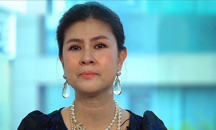Kim Thư nhiều lần bật khóc khi kể lại chuyện quá khứ.