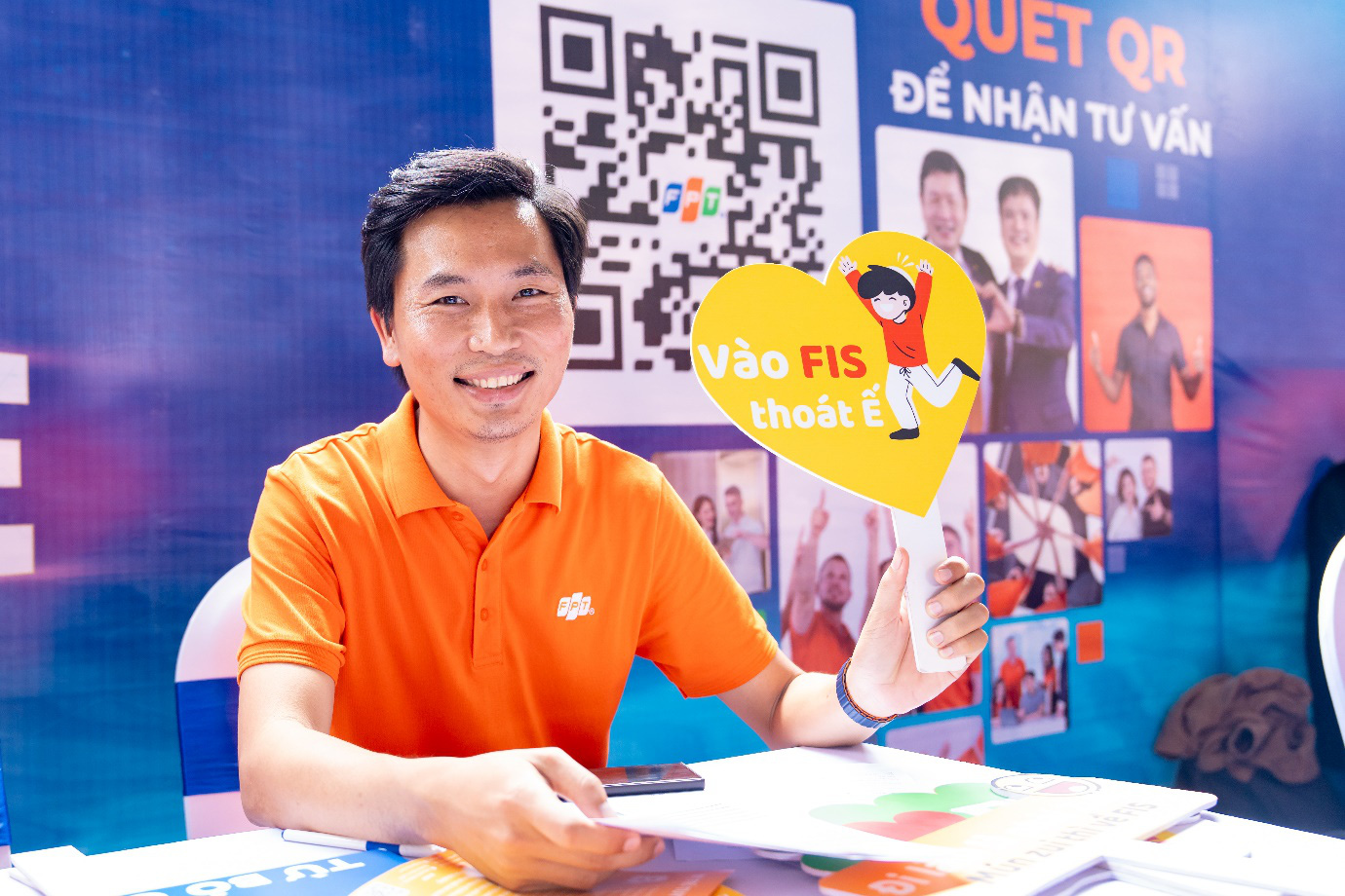 Sinh viên tham gia phỏng vấn tại HUTECH IT Open Day 2024- Ảnh 3. Sinh viên tham gia phỏng vấn tại HUTECH IT Open Day 2024- Ảnh 3.