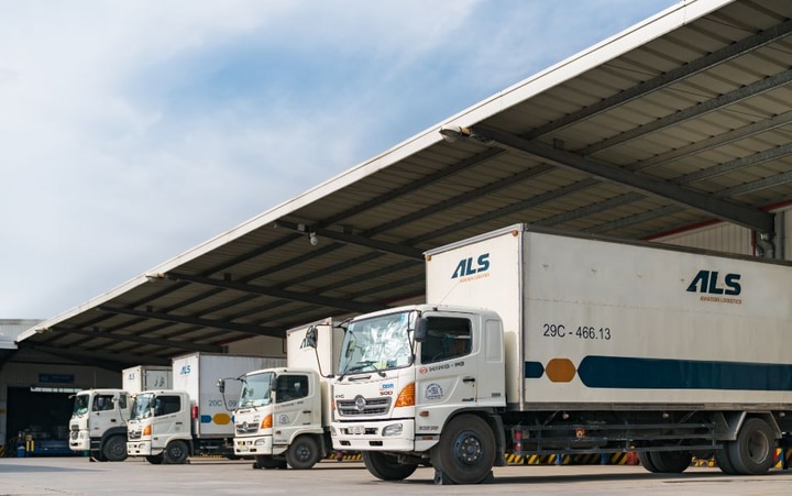ALS đầu tư đội ngũ xe vận tải hùng hậu với hơn 300 chiếc.