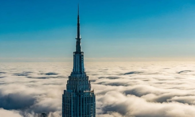 Tòa nhà chọc trời do Foster + Partners xây dựng sẽ cao hơn gấp đôi tháp Burj Khalifa. Ảnh: Adobe Firefly