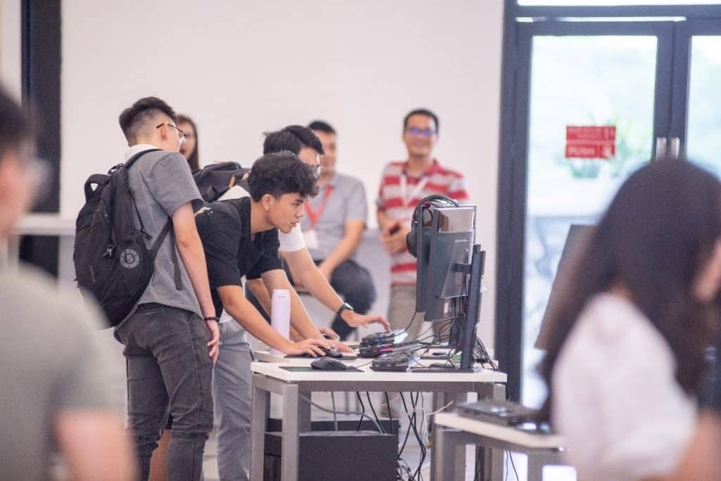 BUV tiên phong đổi mới giáo dục trong kỷ nguyên AI- Ảnh 2. BUV tiên phong đổi mới giáo dục trong kỷ nguyên AI- Ảnh 2.