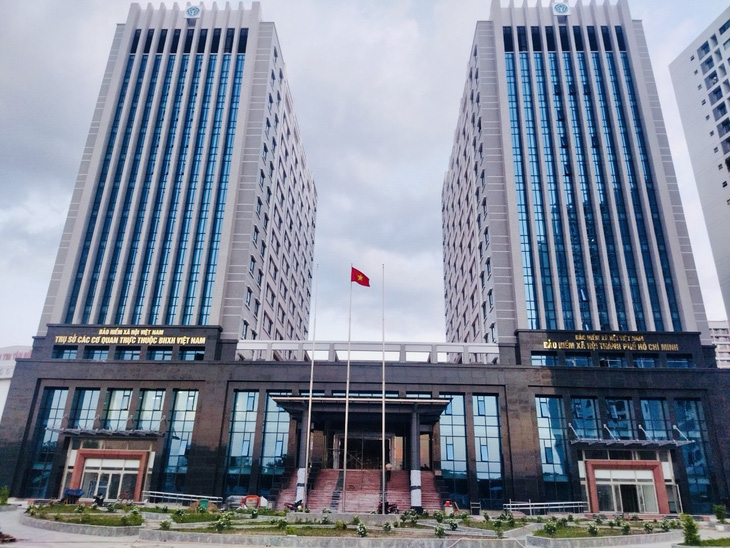 Bảo hiểm xã hội TP.HCM sẽ chuyển về trụ sở mới ở quận 7- Ảnh 1. Trụ sở mới của Bảo hiểm xã hội TP.HCM ở tòa nhà bên phải - Ảnh: BHXH TP.HCM cung cấp