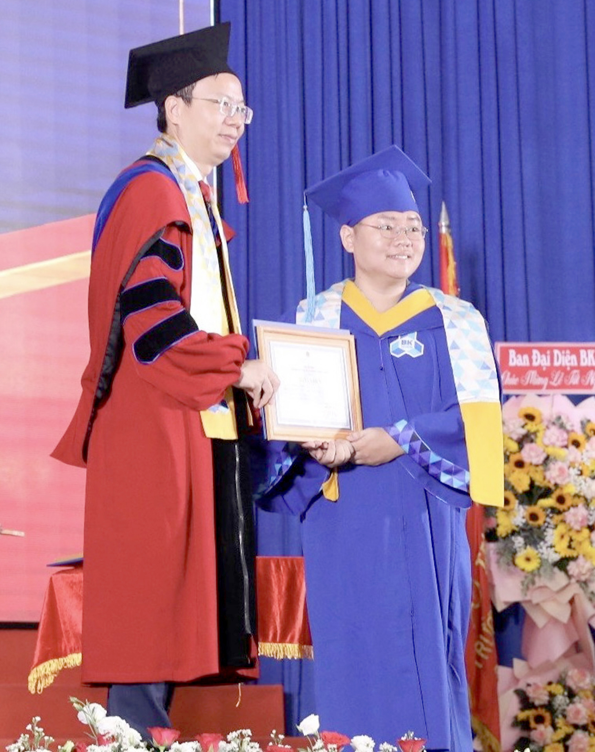 Lễ trao bằng thạc sĩ của Trường ĐH Bách khoa (ĐH Quốc gia TP.HCM) - Ảnh: NHƯ QUỲNH Lễ trao bằng thạc sĩ của Trường ĐH Bách khoa (ĐH Quốc gia TP.HCM) - Ảnh: NHƯ QUỲNH