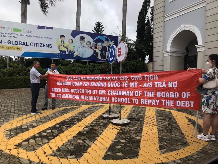 Cấm xuất cảnh bà Nguyễn Thị Út Em, Chủ tịch HĐQT Trường quốc tế AISVN- Ảnh 2. Cấm xuất cảnh bà Nguyễn Thị Út Em, Chủ tịch HĐQT Trường quốc tế AISVN- Ảnh 2.