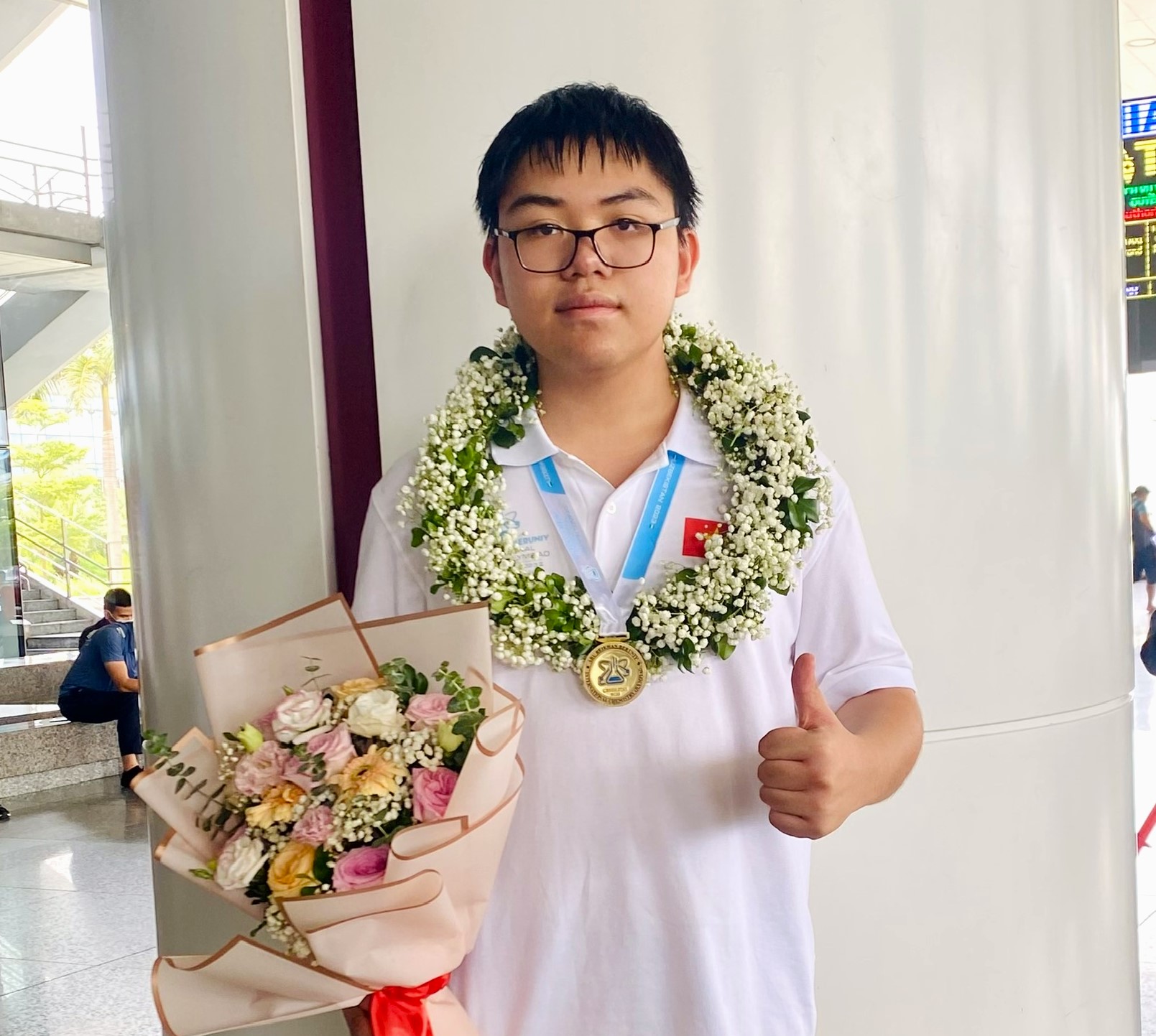 Gương mặt trẻ: Chàng trai từng học chuyên Anh giành HCV hóa học quốc tế - Ảnh 1. Gương mặt trẻ: Chàng trai từng học chuyên Anh giành HCV hóa học quốc tế - Ảnh 1.