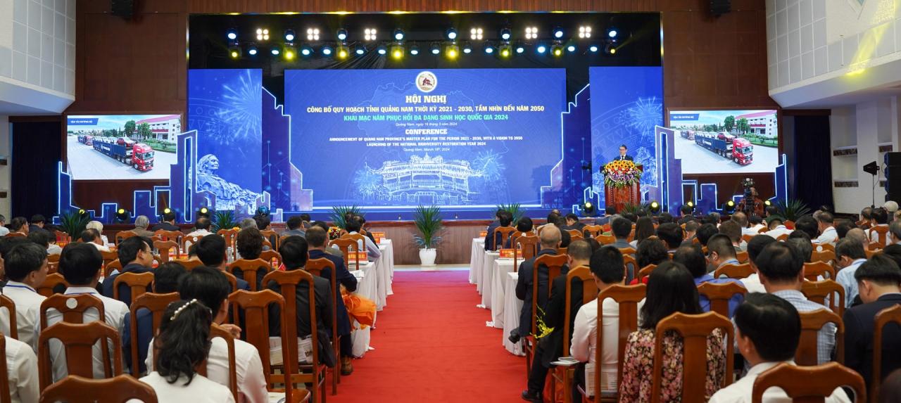 Toàn cảnh Hội nghị công bố Quy hoạch tỉnh Quảng Nam thời kỳ 2021 - 2030, tầm nhìn đến năm 2050 Toàn cảnh Hội nghị công bố Quy hoạch tỉnh Quảng Nam thời kỳ 2021 - 2030, tầm nhìn đến năm 2050