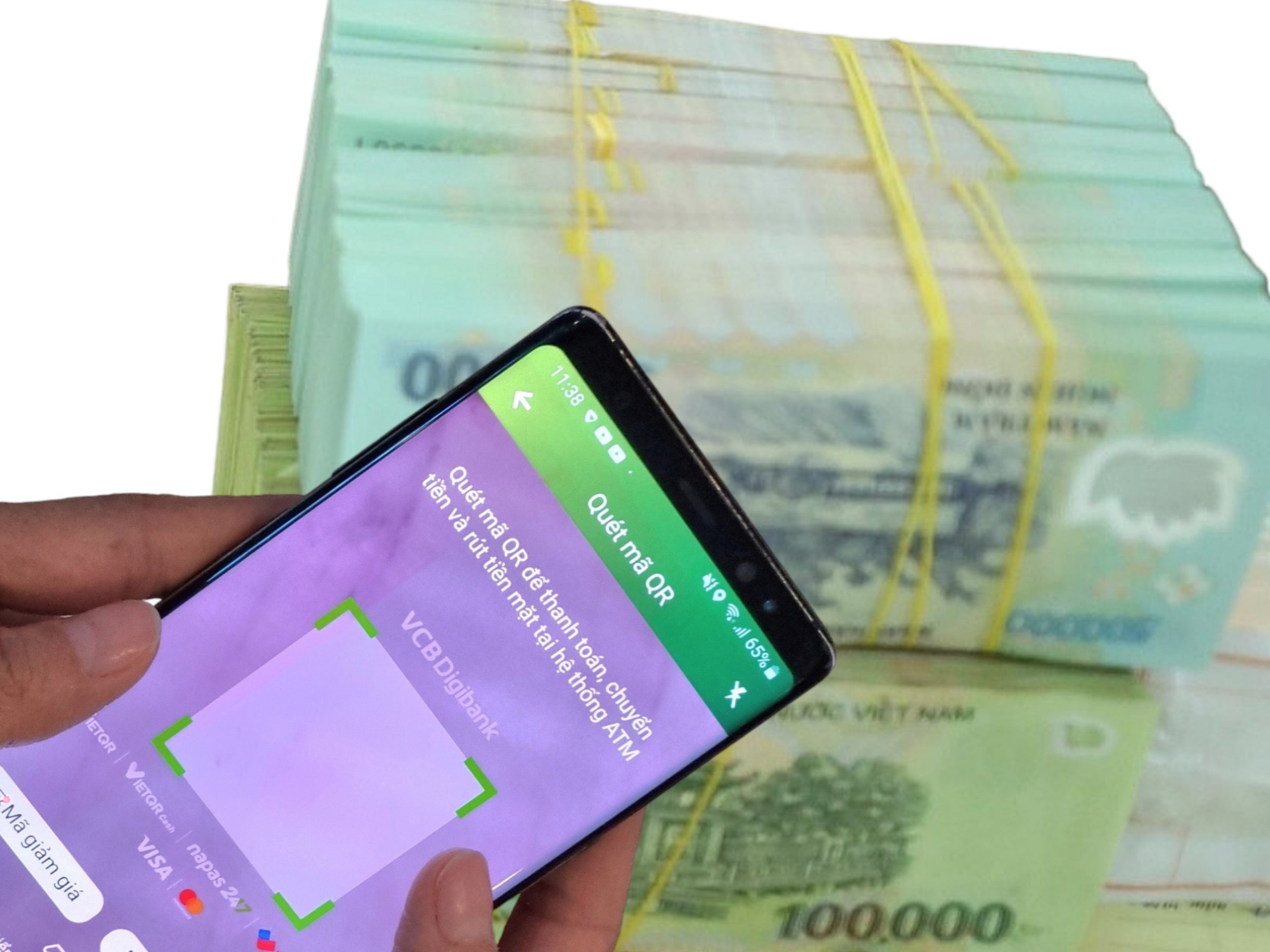 Chuyên gia tài chính Nguyễn Trí Hiếu bị 'hack' gần 500 triệu đồng, ngân hàng im lặng suốt 3 tháng?- Ảnh 1. Chuyên gia tài chính Nguyễn Trí Hiếu bị 'hack' gần 500 triệu đồng, ngân hàng im lặng suốt 3 tháng?- Ảnh 1.