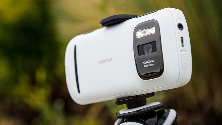Nokia từng gây "choáng ngợp" giới công nghệ khi bắt tay Zeiss để nâng cấp trải nghiệm nhiếp ảnh ngay trên điện thoại.