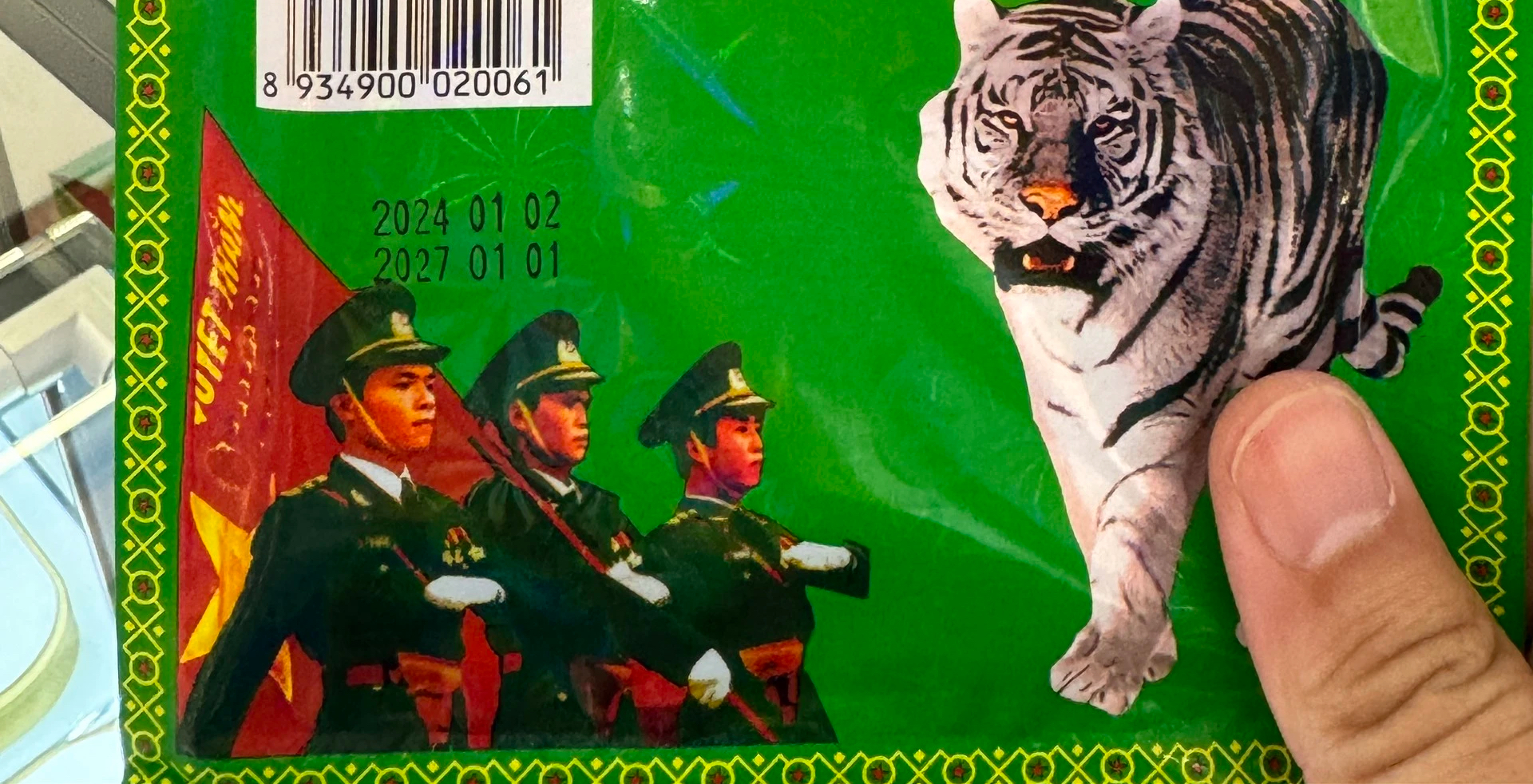 Cửa hàng 'nuôi' tour 0 đồng ở Quảng Ninh phải bóc gỡ nhiều hình ảnh sai trái- Ảnh 6. Cửa hàng 'nuôi' tour 0 đồng ở Quảng Ninh phải bóc gỡ nhiều hình ảnh sai trái- Ảnh 6.