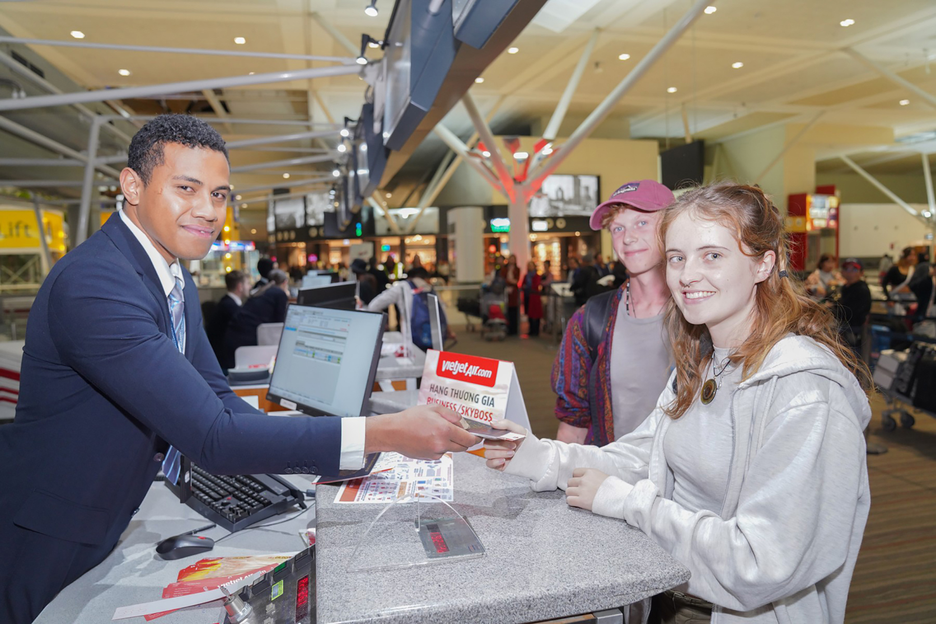 Các đường bay kết nối Việt Nam với Úc của Vietjet đã góp phần đưa nhiều du khách Úc tới Việt Nam trong 6 tháng qua (ảnh: Tài Nguyên) Các đường bay kết nối Việt Nam với Úc của Vietjet đã góp phần đưa nhiều du khách Úc tới Việt Nam trong 6 tháng qua (ảnh: Tài Nguyên)
