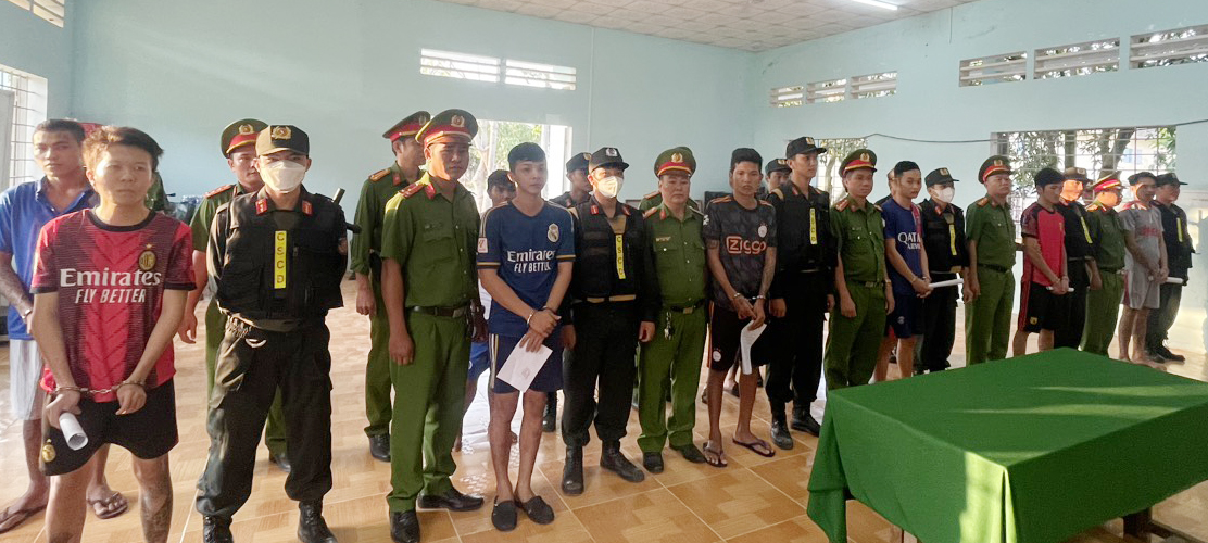 Vụ 191 học viên cai nghiện bỏ trốn: Đưa thêm 47 người đi giáo dục bắt buộc- Ảnh 1. Vụ 191 học viên cai nghiện bỏ trốn: Đưa thêm 47 người đi giáo dục bắt buộc- Ảnh 1.