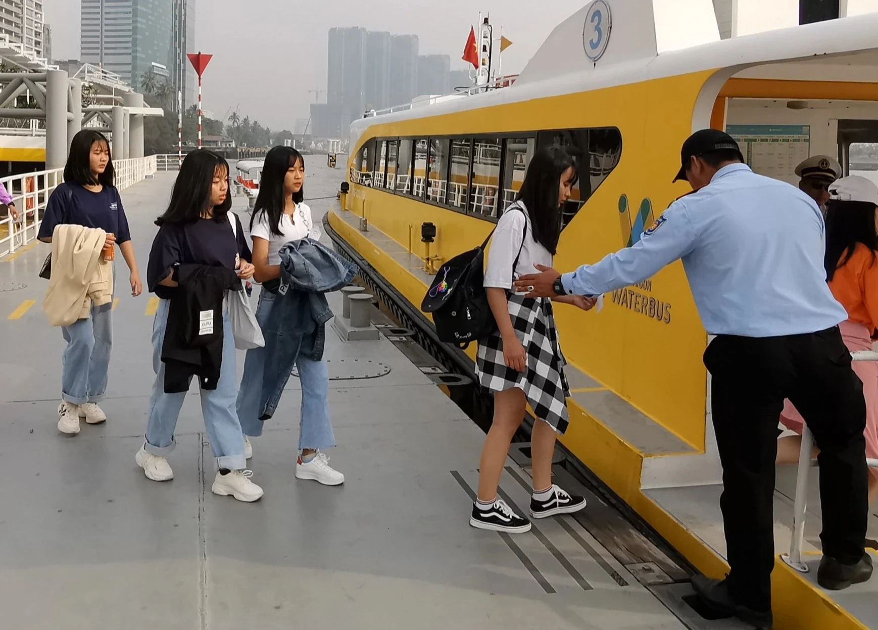 Đừng nhầm lẫn hoạt động trải nghiệm với tham quan, du lịch- Ảnh 1. Đừng nhầm lẫn hoạt động trải nghiệm với tham quan, du lịch- Ảnh 1.