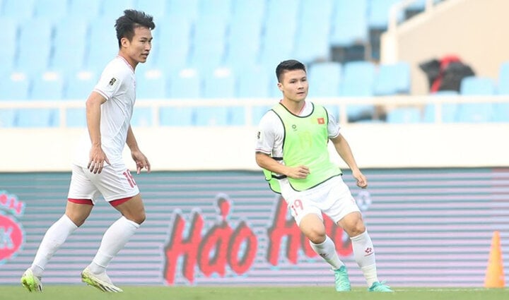 Quang Hải được xếp trong nhóm cầu thủ thường xuyên đá chính của tuyển Việt Nam.