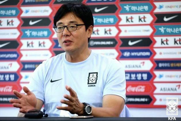 HLV Troussier và Klinsmann, thật lạ vì có điểm chung, bóng đá Việt Nam hãy nhìn Hàn Quốc- Ảnh 1. HLV Troussier và Klinsmann, thật lạ vì có điểm chung, bóng đá Việt Nam hãy nhìn Hàn Quốc- Ảnh 1.