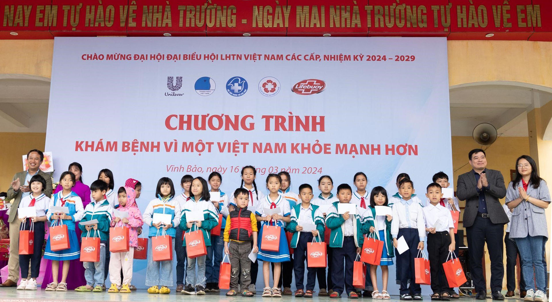 Hàng nghìn người được khám, chữa bệnh từ chương trình ‘Vì một Việt Nam khỏe mạnh hơn’- Ảnh 1. Hàng nghìn người được khám, chữa bệnh từ chương trình ‘Vì một Việt Nam khỏe mạnh hơn’- Ảnh 1.