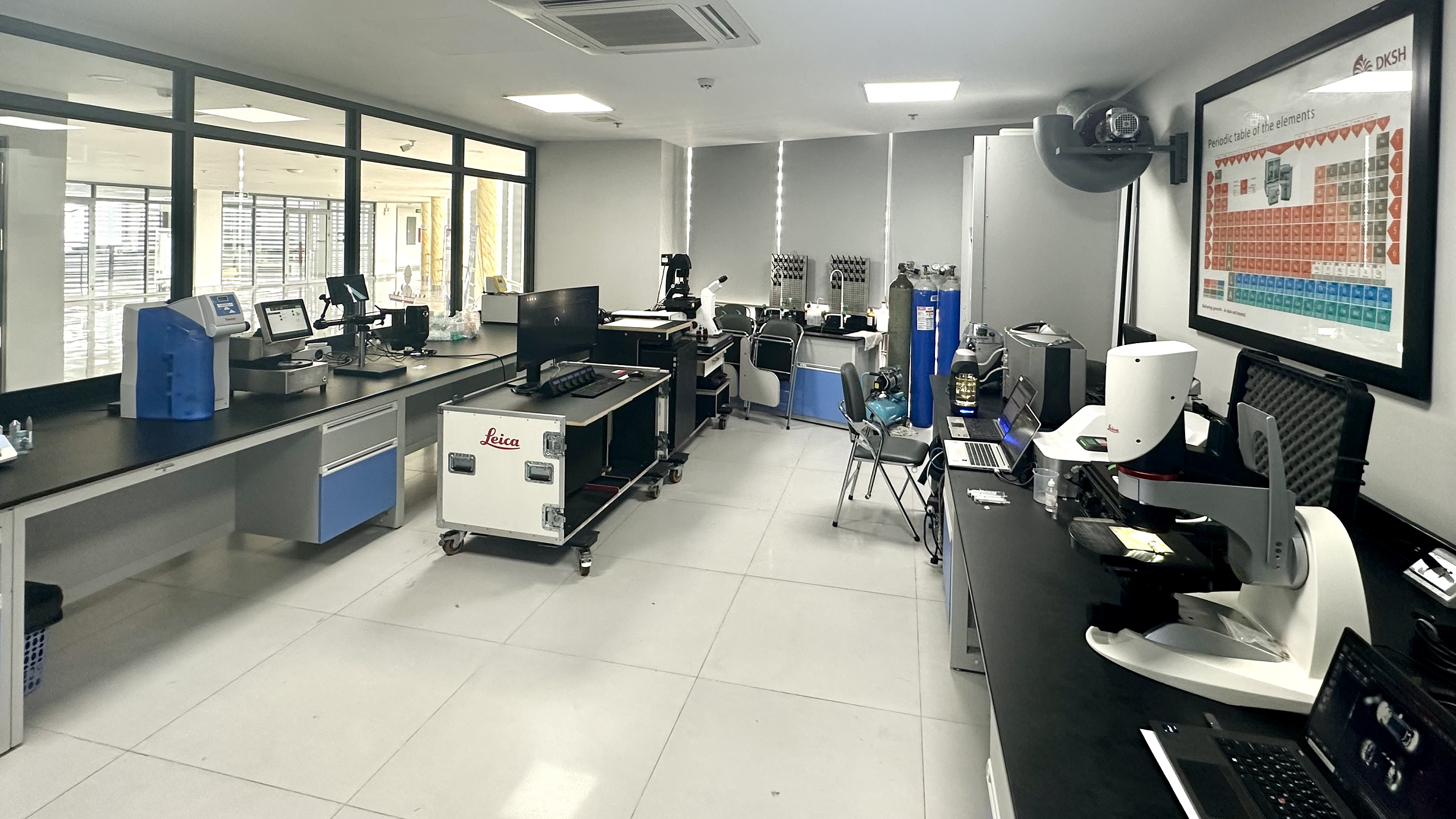 Khai trương phòng thí nghiệm sử dụng kính hiển vi đồng tiêu cao cấp- Ảnh 1. Khai trương phòng thí nghiệm sử dụng kính hiển vi đồng tiêu cao cấp- Ảnh 1.
