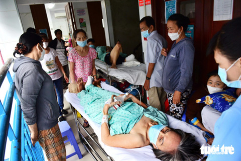 Kiến nghị khẩn xây mới Bệnh viện Tâm thần và Bệnh viện Chấn thương chỉnh hình TP.HCM- Ảnh 1. Từ đầu năm đến nay, số lượng bệnh nhân nhập viện tăng gấp 690 lần, bệnh nhân điều trị ngoại trú gấp 660 lần so với những năm đầu thành lập. Trong khi bệnh viện xuống cấp, quỹ đất có hạn không thể xây dựng thêm phòng mổ - Ảnh: DUYÊN PHAN