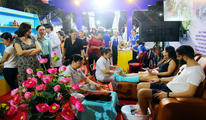 Làm gì để thu hút khách quốc tế đến TP HCM chăm sóc sức khỏe, chữa bệnh? - Ảnh 1. Làm gì để thu hút khách quốc tế đến TP HCM chăm sóc sức khỏe, chữa bệnh? - Ảnh 1.