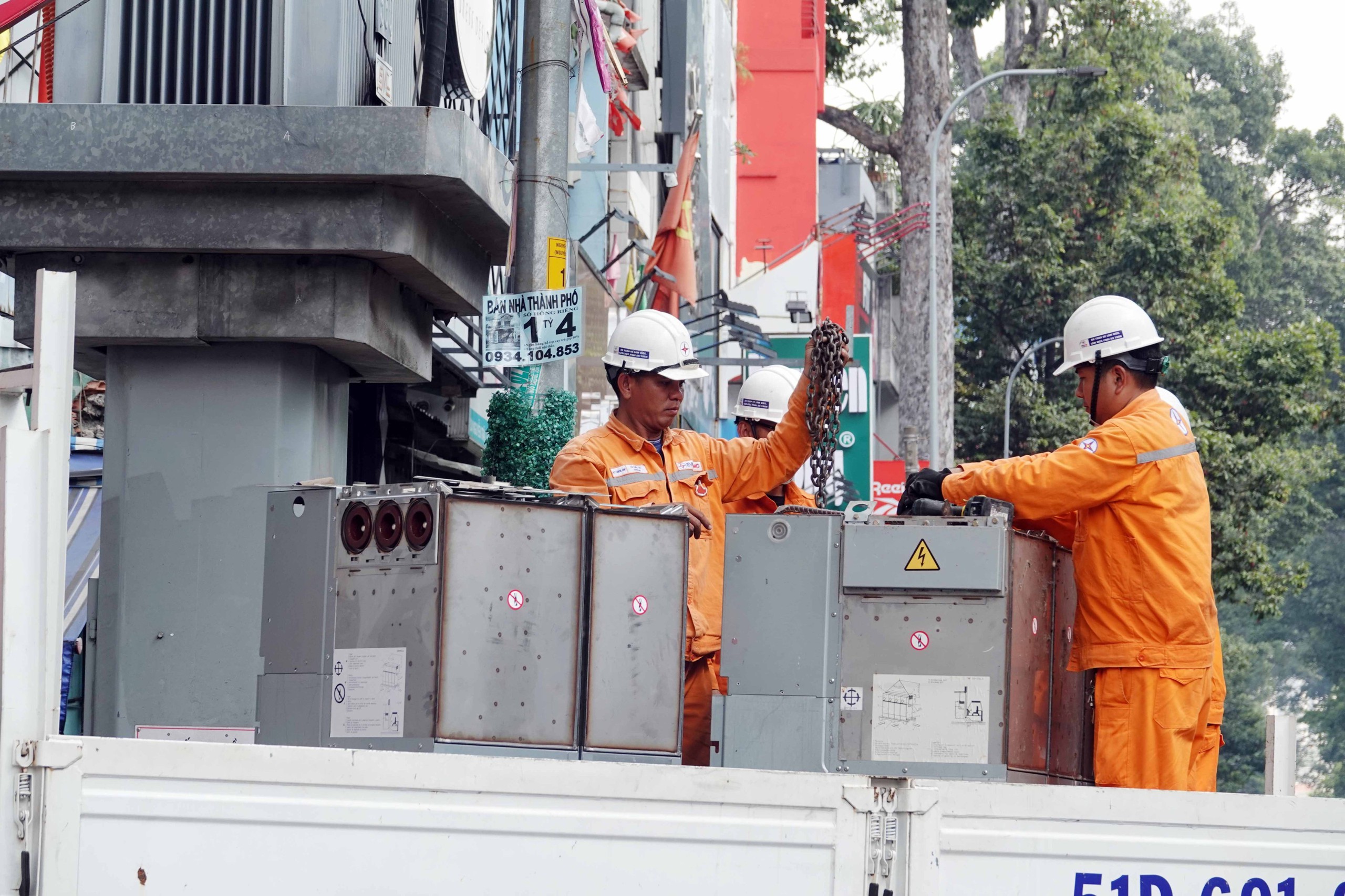 Công thức tính giá điện mới: Loại bỏ lợi nhuận định mức, đưa lỗ tỷ giá vào?- Ảnh 1. Công thức tính giá điện mới: Loại bỏ lợi nhuận định mức, đưa lỗ tỷ giá vào?- Ảnh 1.