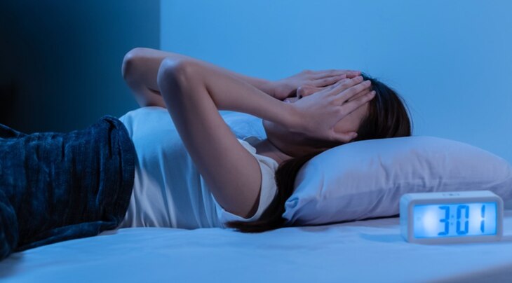 Thiếu ngủ khiến chúng ta cảm thấy già hơn - Ảnh: SHUTTERSTOCK