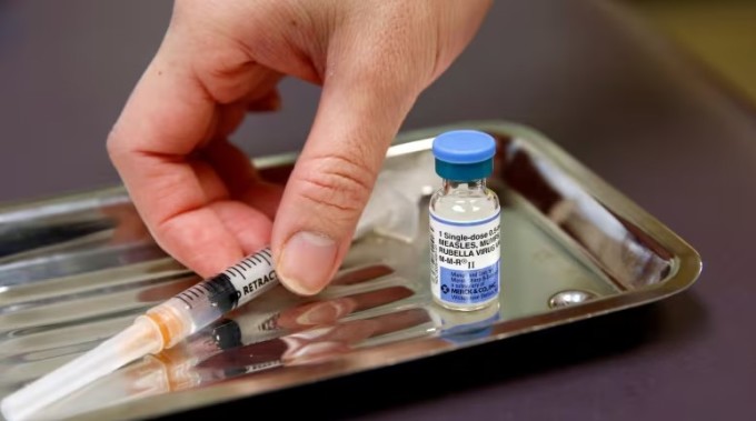 Vaccine ngừa sởi, quai bị, rubella đang thiếu hụt nguồn cung tại Canada. Ảnh: Reuters
