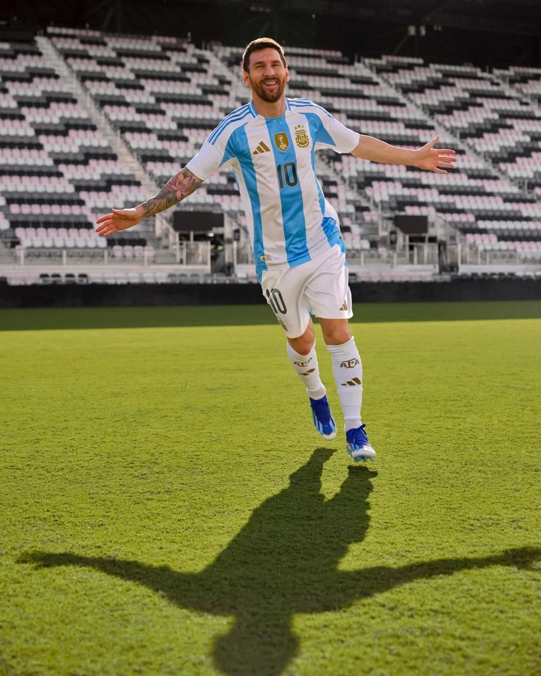Messi nhận vinh dự bất ngờ từ tiết lộ của người điều hành giải MLS- Ảnh 2.