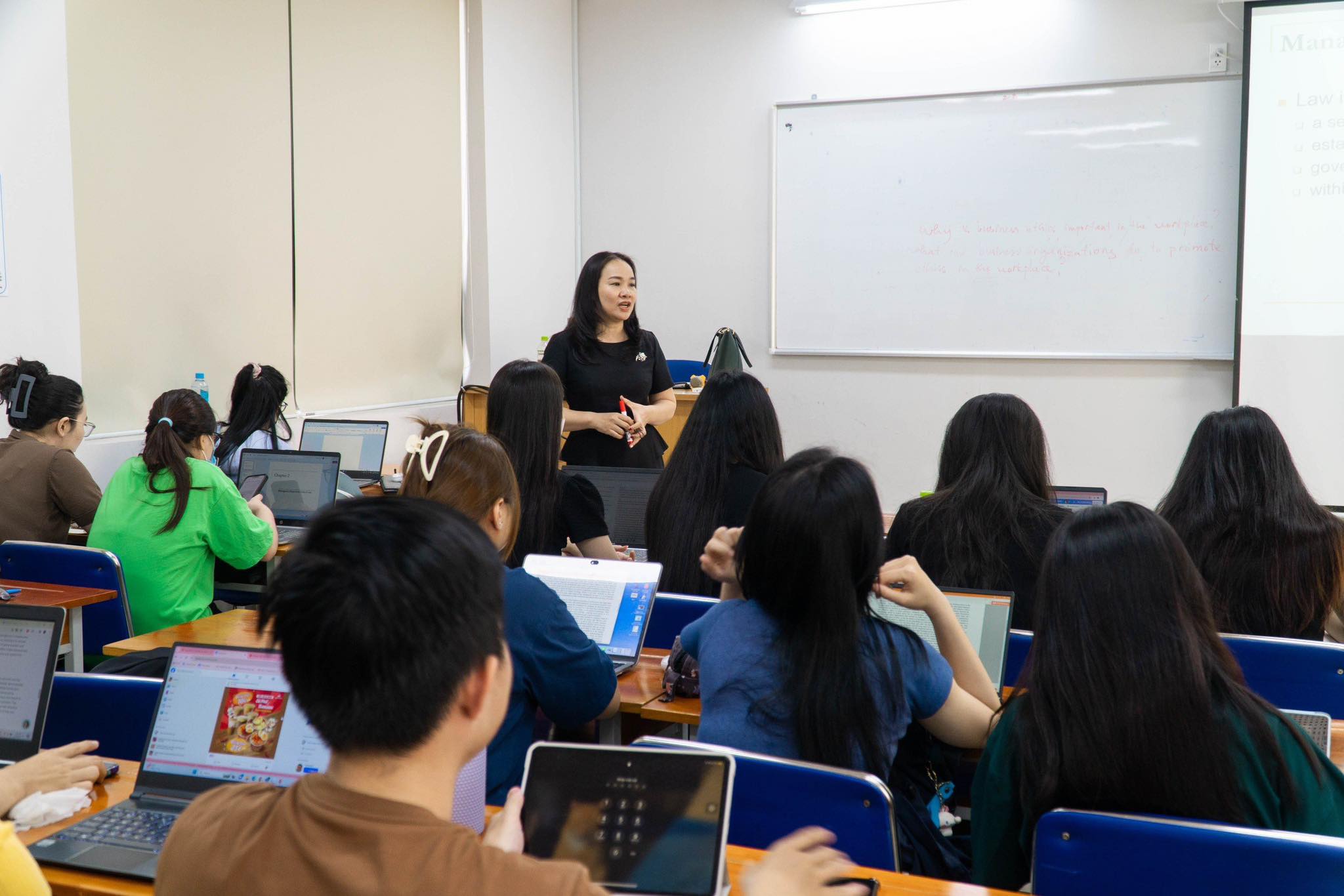 Một trường ĐH công lập trả 500 triệu đồng mời giáo sư về làm việc- Ảnh 1. Một trường ĐH công lập trả 500 triệu đồng mời giáo sư về làm việc- Ảnh 1.